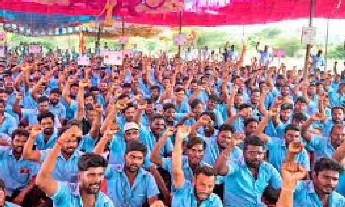 TN Samsung factory strike: Conciliatory talks between management and union today