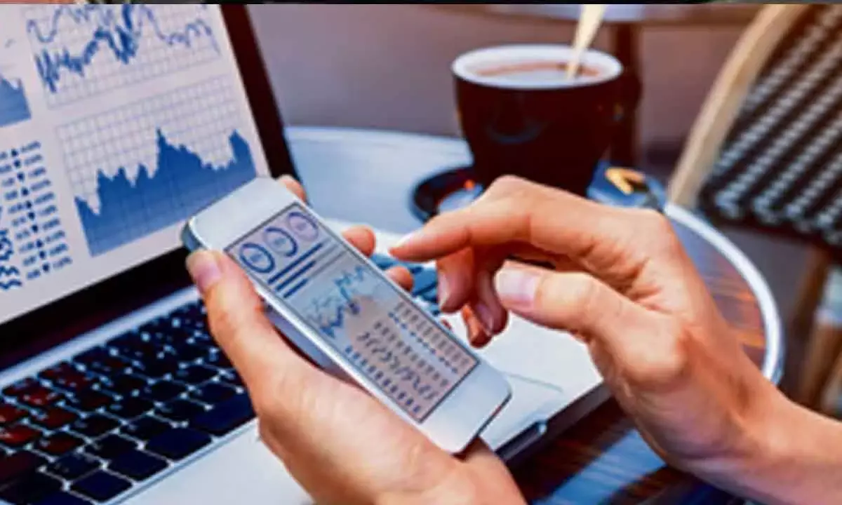 Indian stock market trades almost flat, rupee strengthens