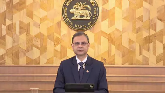 Re depreciation due to rising US dollar: RBI Guv