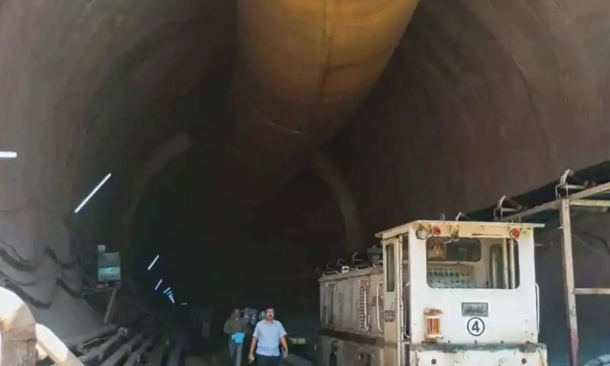 Tunnel Rescue: Army Deploys Engineers, Med Teams With Gear