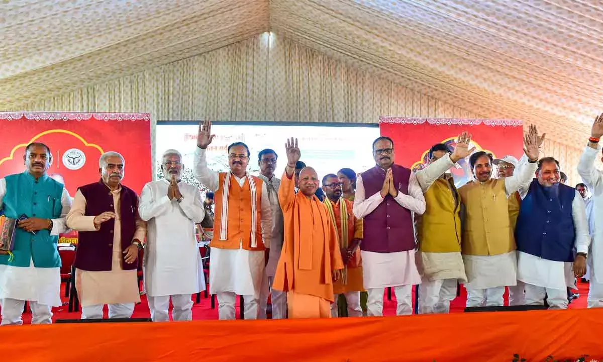 CM Yogi visits Netra Kumbh camp