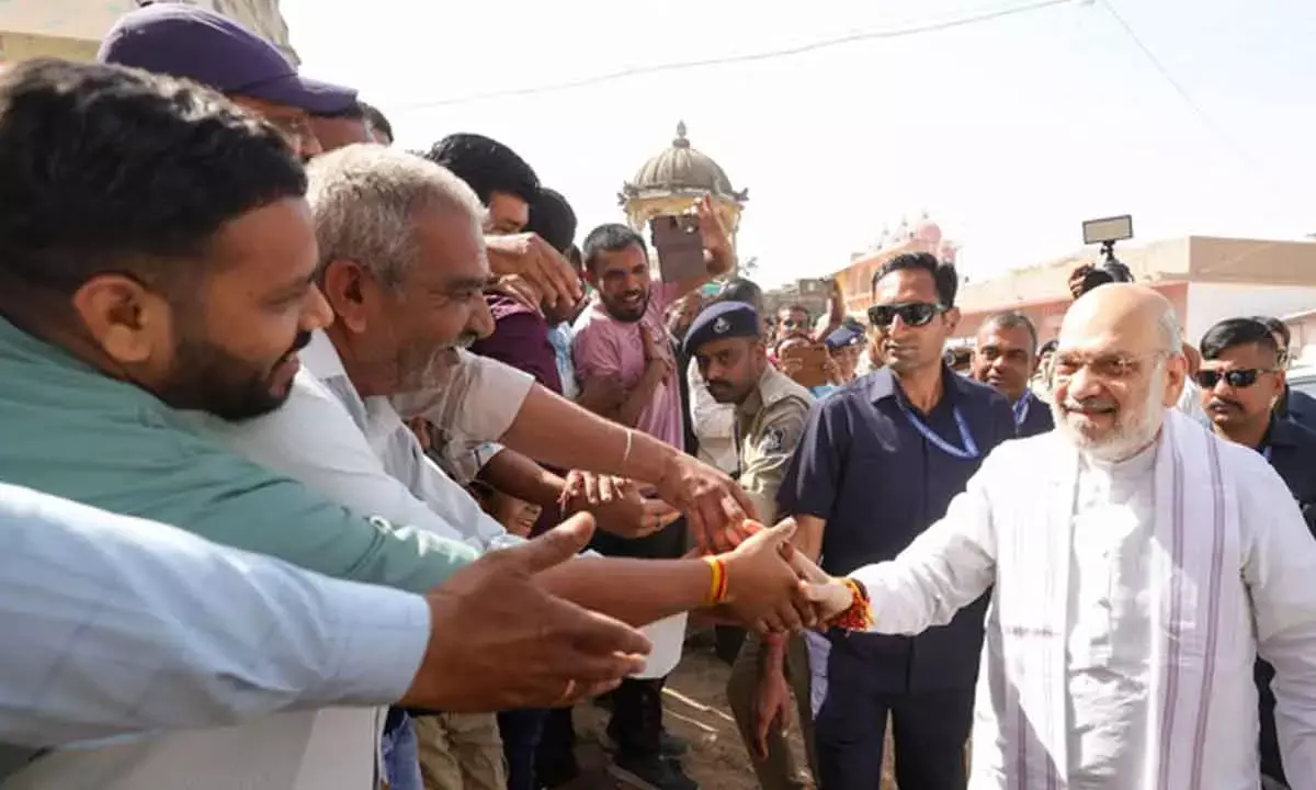 Shah Inaugurates Two Structures At Gujarat School