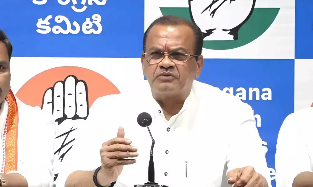 Komatireddy Assures Small Contractors on Clearing Pending Bills