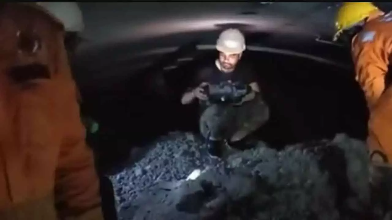Tunnel Collapse: Rescue Teams Look For Human Presence Tunnel Collapse: Rescue Teams Look For Human Presence