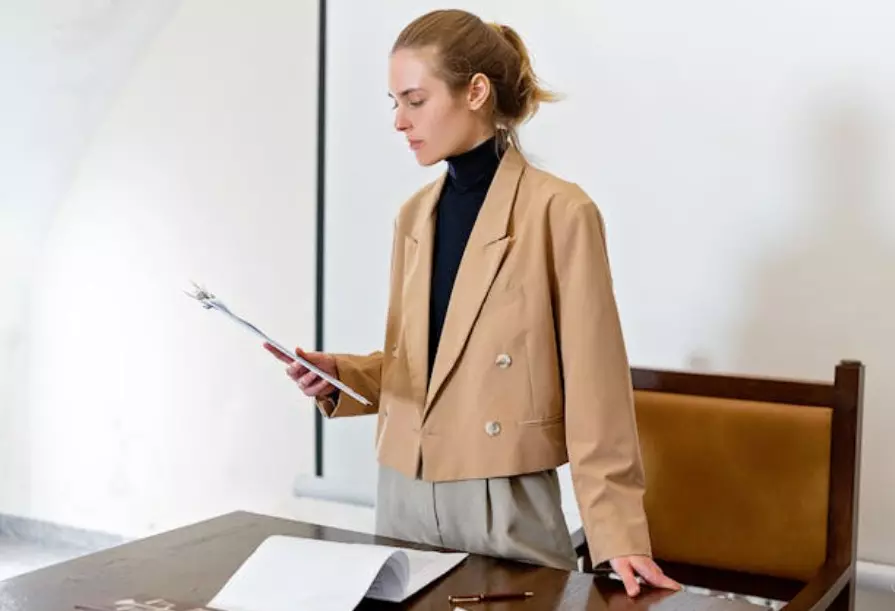 Top 5 Reasons to Speak with an Employment Lawyer Top 5 Reasons to Speak with an Employment Lawyer