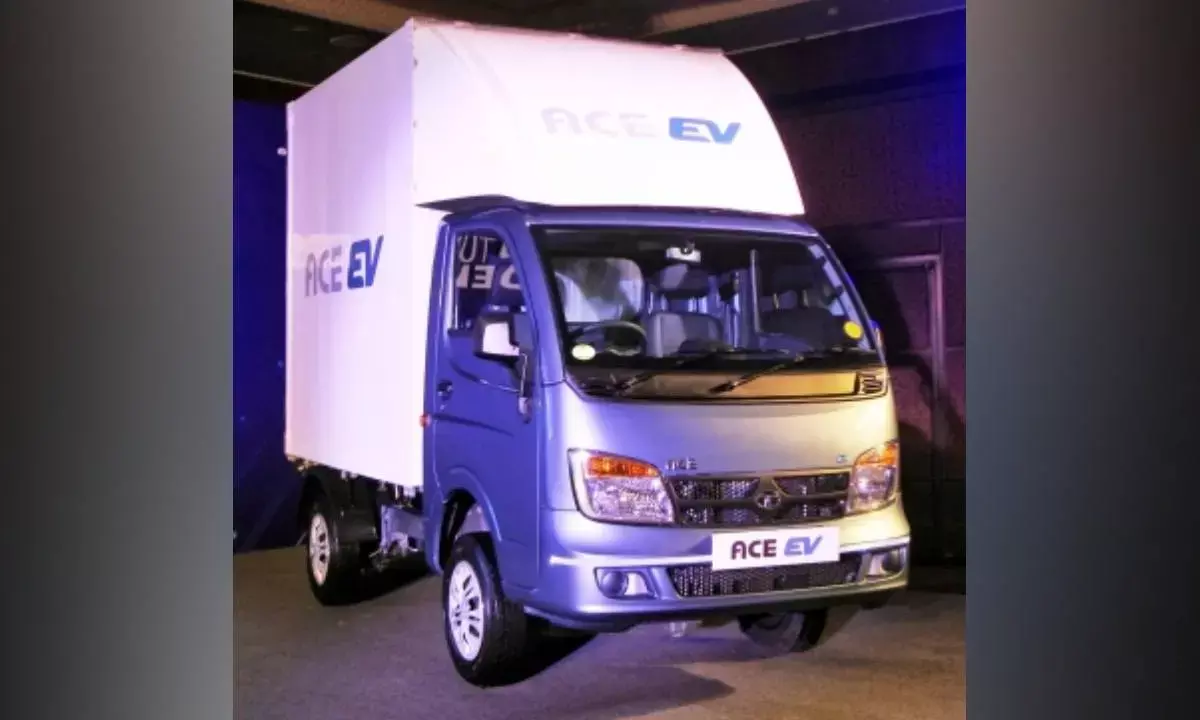 India’s commercial vehicle sales to speed up in FY2025-26: Report