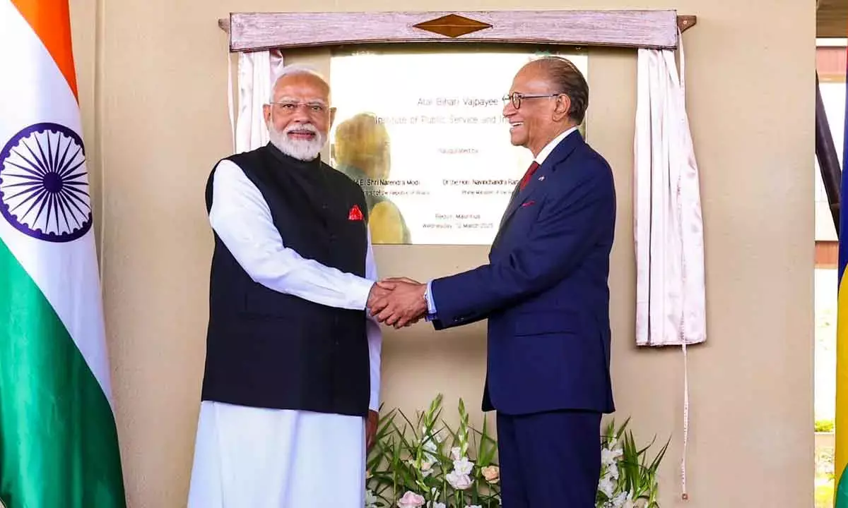 India, Mauritius Ink 8 Pacts; Raise Ties To Better Strategic Tieup