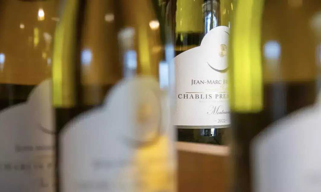 Trump threatens 200% tariff on European wine and champagne