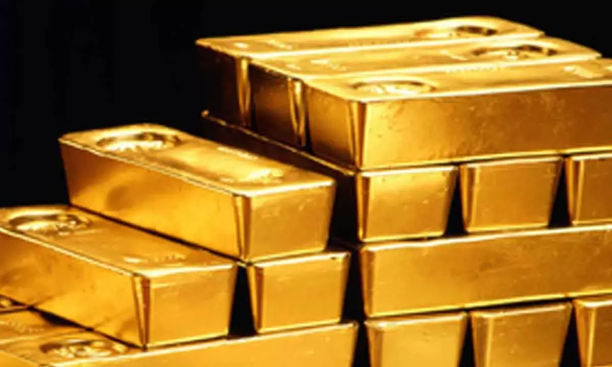 Gold prices hit fresh high as retail investors push demand amid global uncertainties