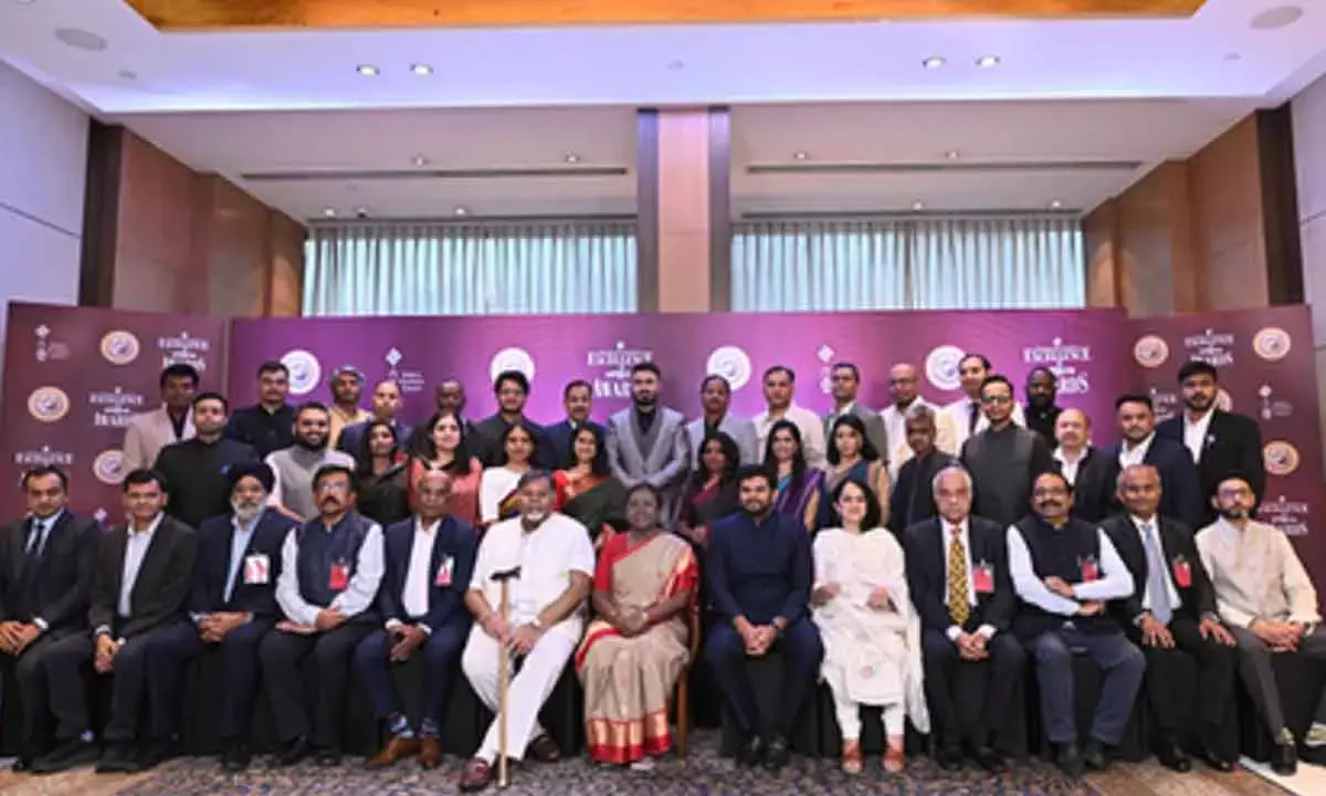 Empathy Can Help Journalists Beat AI: Prez Murmu at Ramnath Goenka Awards