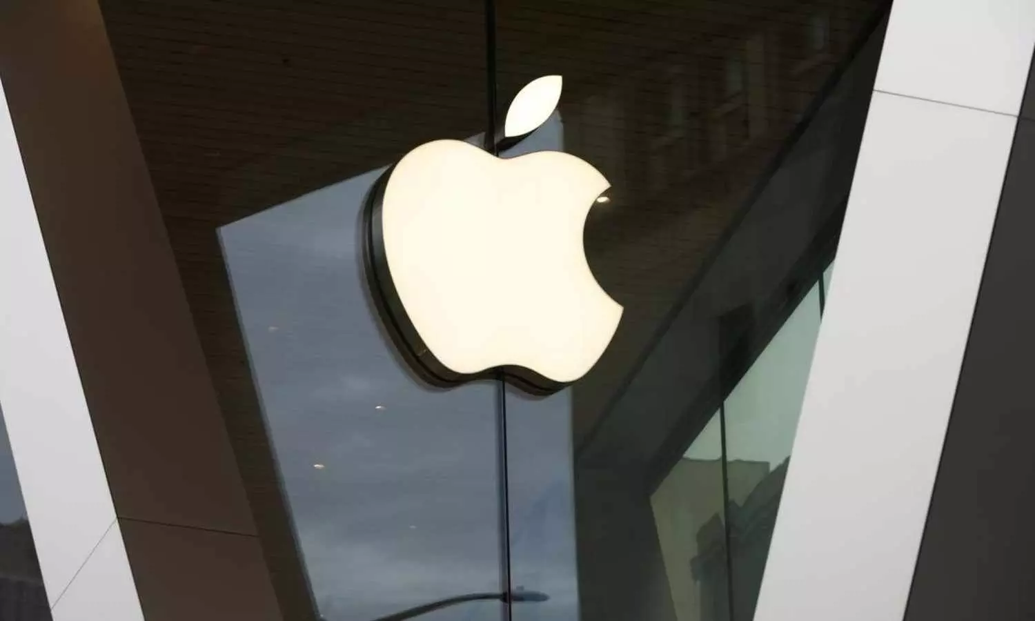 Govt Issues High-Risk Alert for iPhone, iPad Users in India Govt Issues High-Risk Alert for iPhone, iPad Users in India