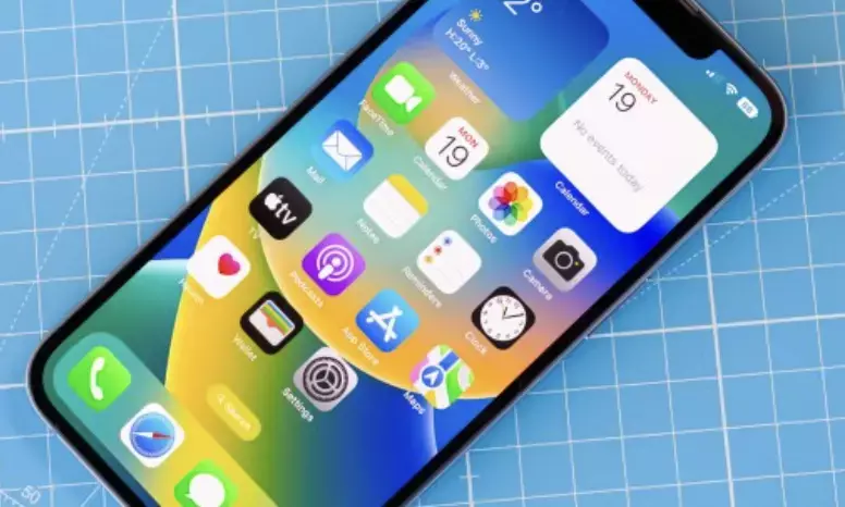 iPhone 16e price slashed by ₹8,000, now available for ₹52,000 after Pixel 9a launch