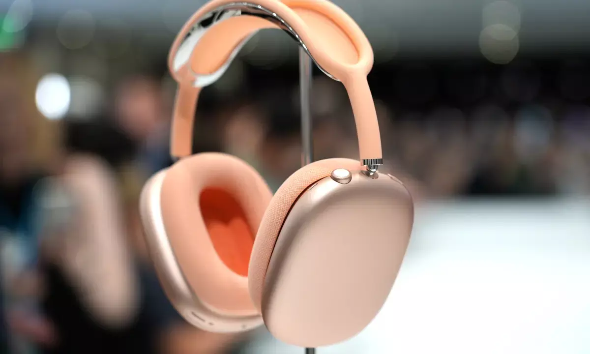 Apple AirPods Max To Get A Lossless And Ultra-Low Latency Audio Update: Know Details