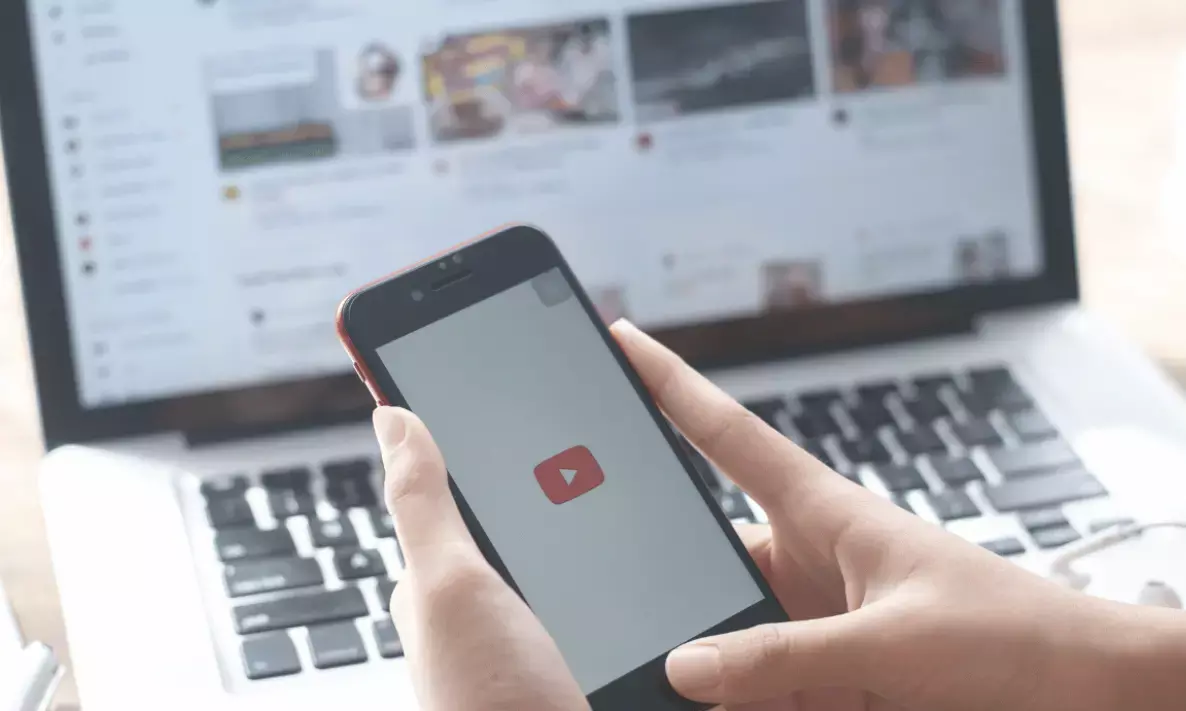 YouTube’s new premium feature enhances video discovery with a recommended queue