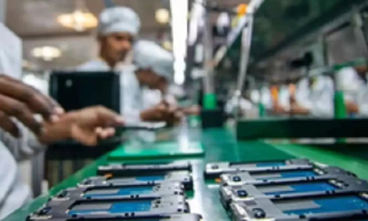 Indias Electronics Mfg Racing To $300 Bn By 2026: Centre
