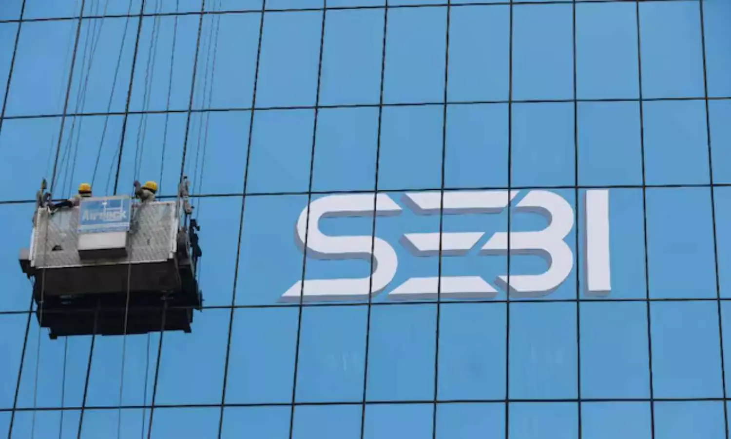 SEBI Proposes to Limit Expiry Days of Derivatives Contracts to Tuesdays or Thursdays