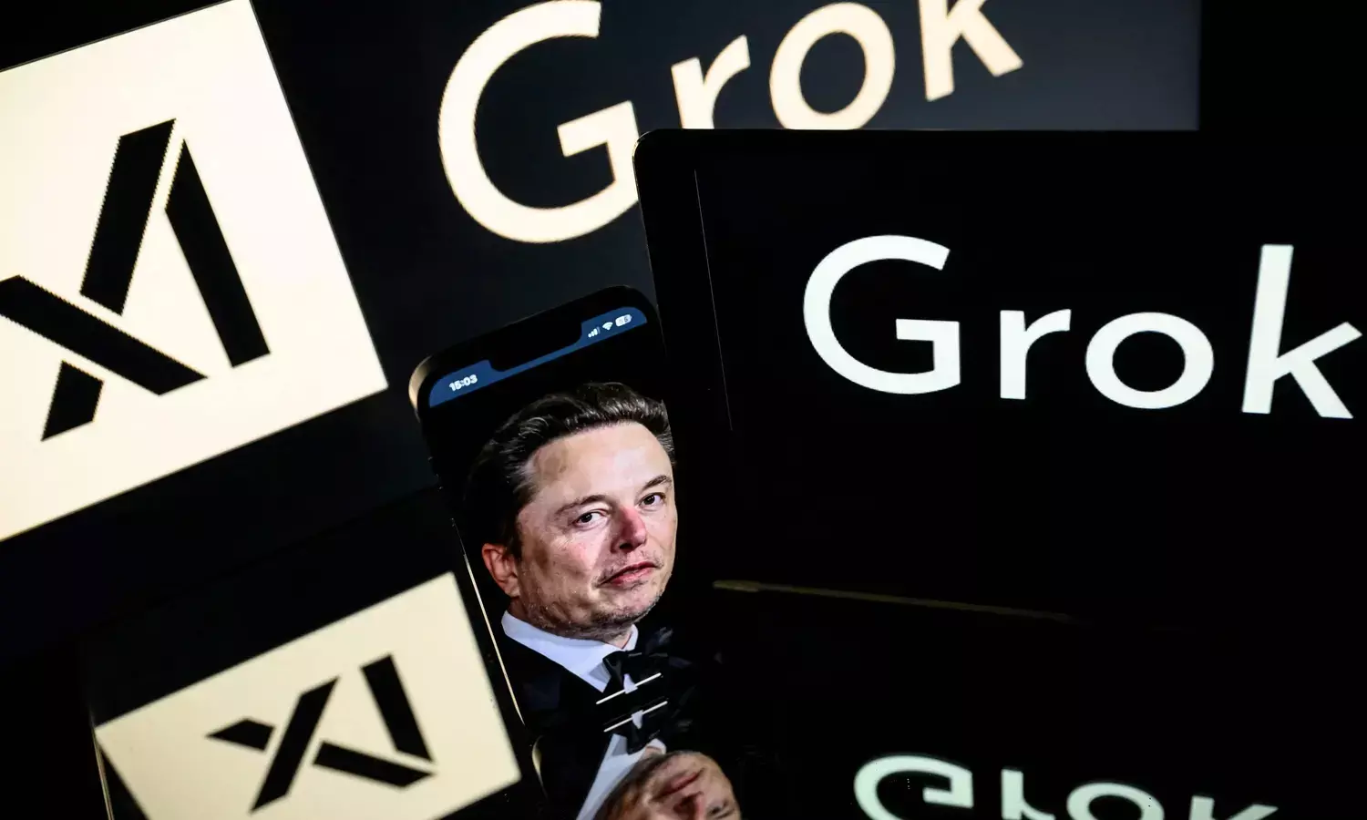 xAI, founded by Elon Musk, takes over social media platform X (formerly Twitter). What does this mean for users?