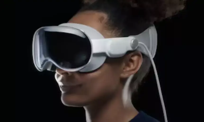 Apple Vision Pro gets Apple intelligence with visionOS 2.4 update