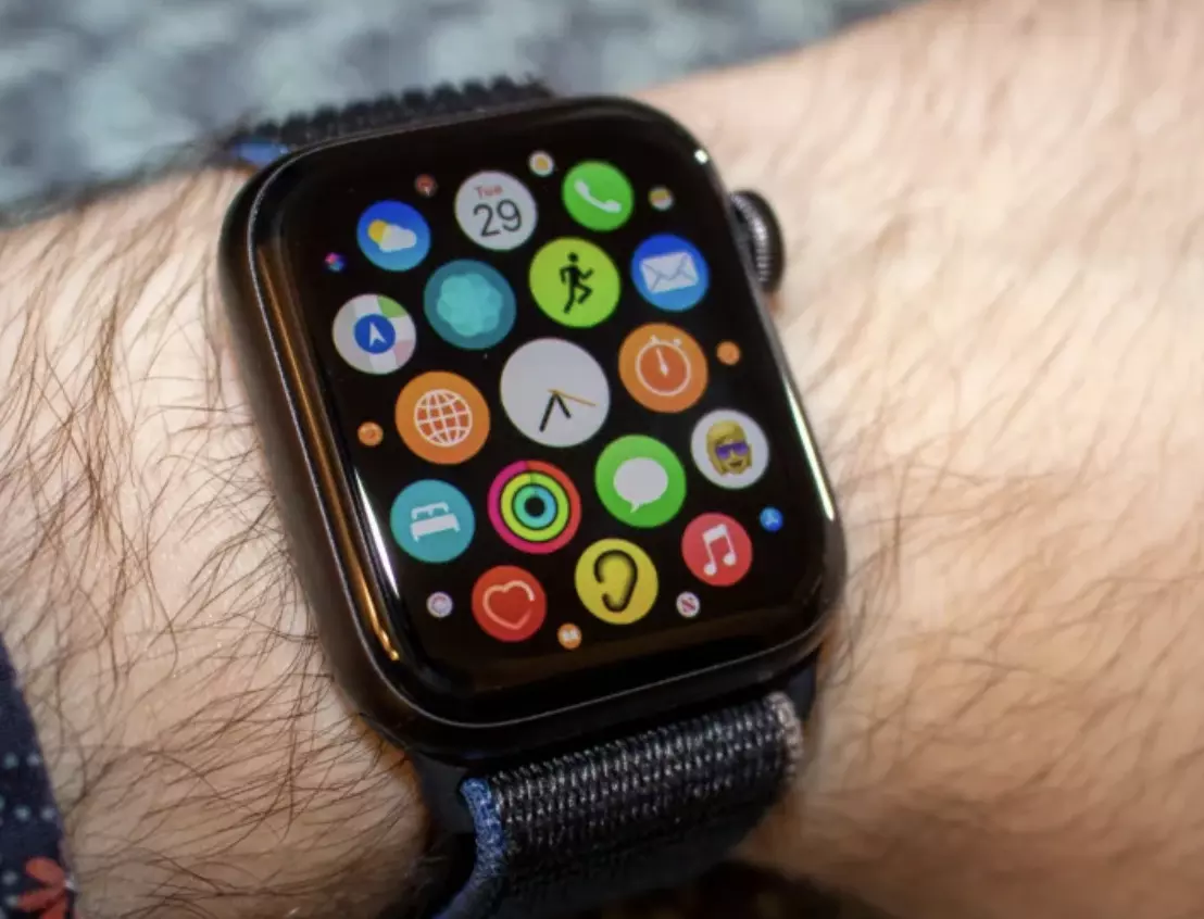 Best budget smartwatch: Apple Watch SE: MUST BUY Best budget smartwatch: Apple Watch SE: MUST BUY