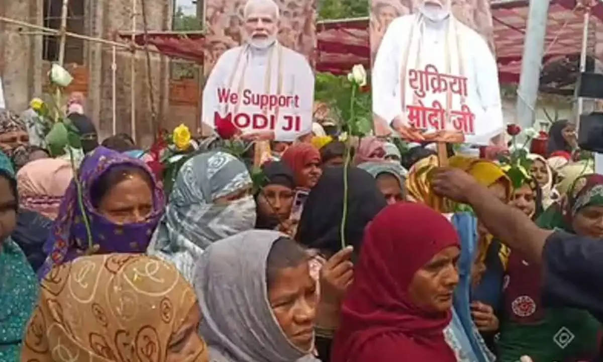 Bhopal’s Muslims burst crackers in support of Waqf Bill