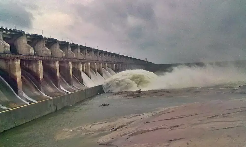 Telangana to Move SC against APs Godavari-Krishna Projects: Uttam