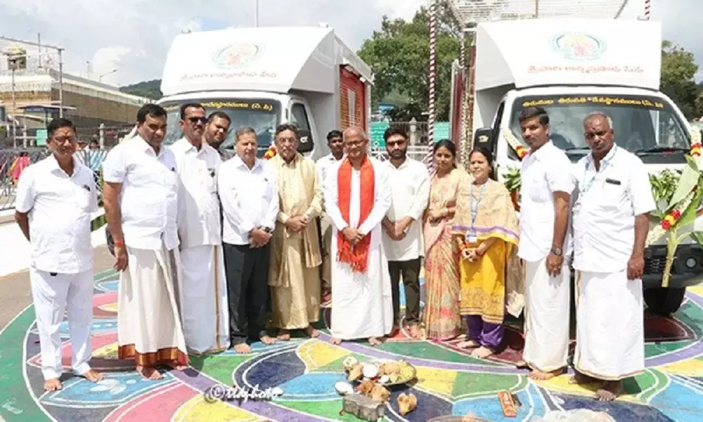 Two Mobile Vans Donated to TTD