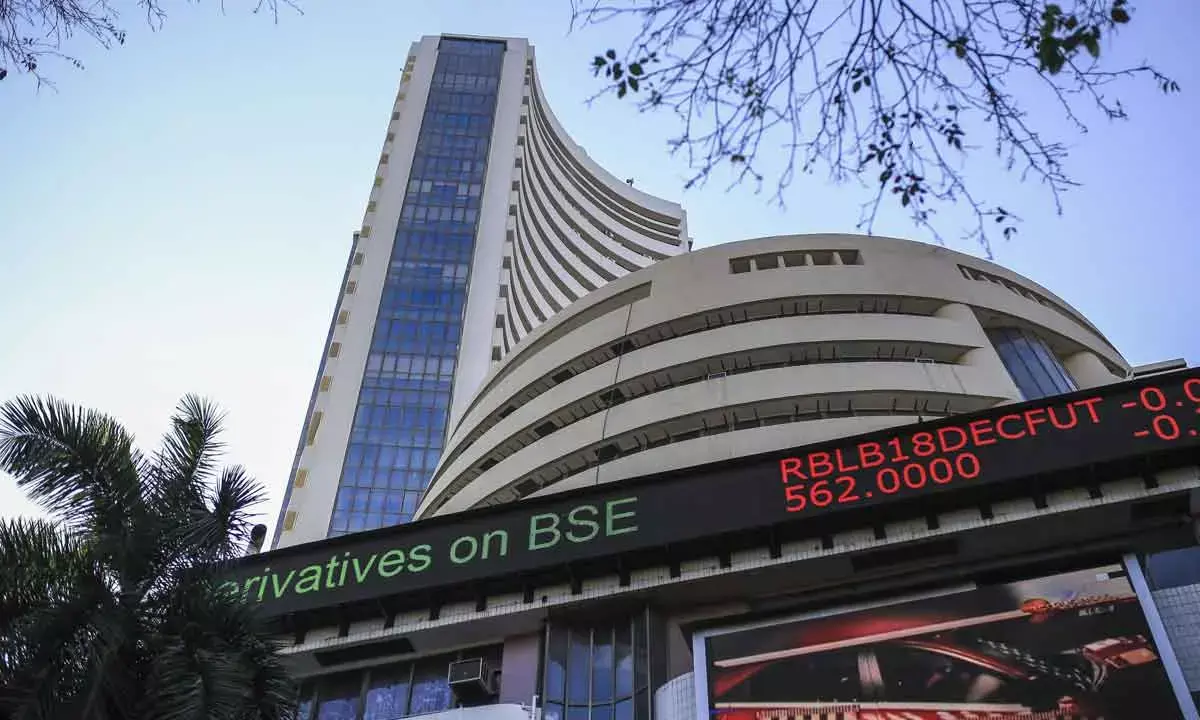 Markets Awaiting Triggers For Clear Direction