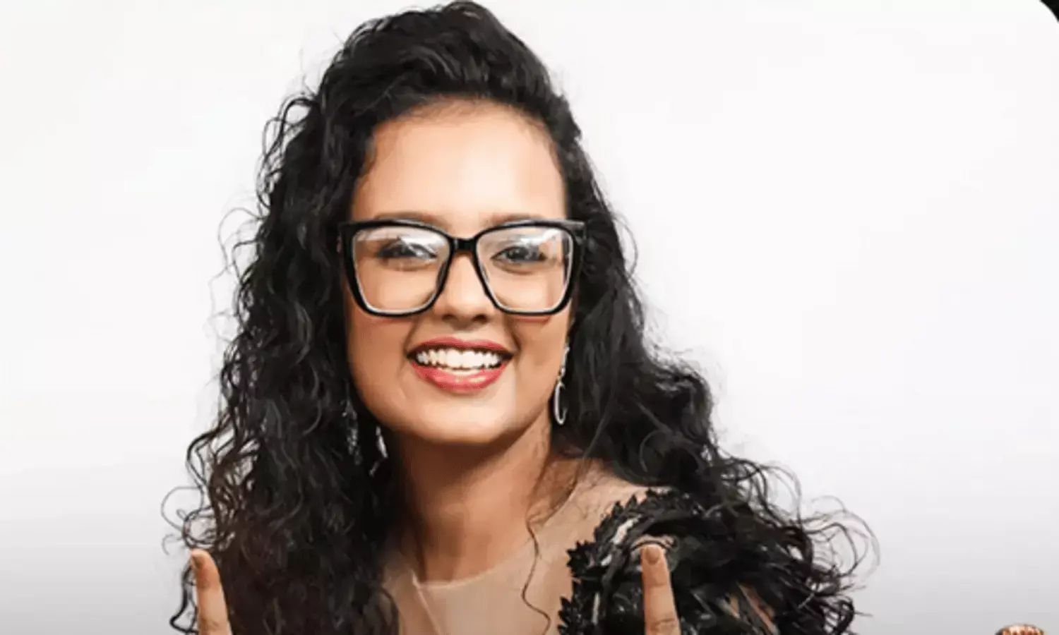 Indian Idol 15 Finale: Manasi Ghosh Lifts Trophy, Beats 2 Finalists