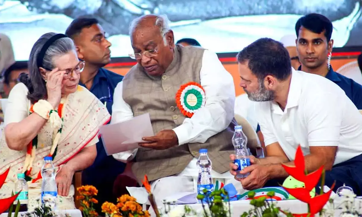 Non-Performers Should Rest, Retire: Kharge