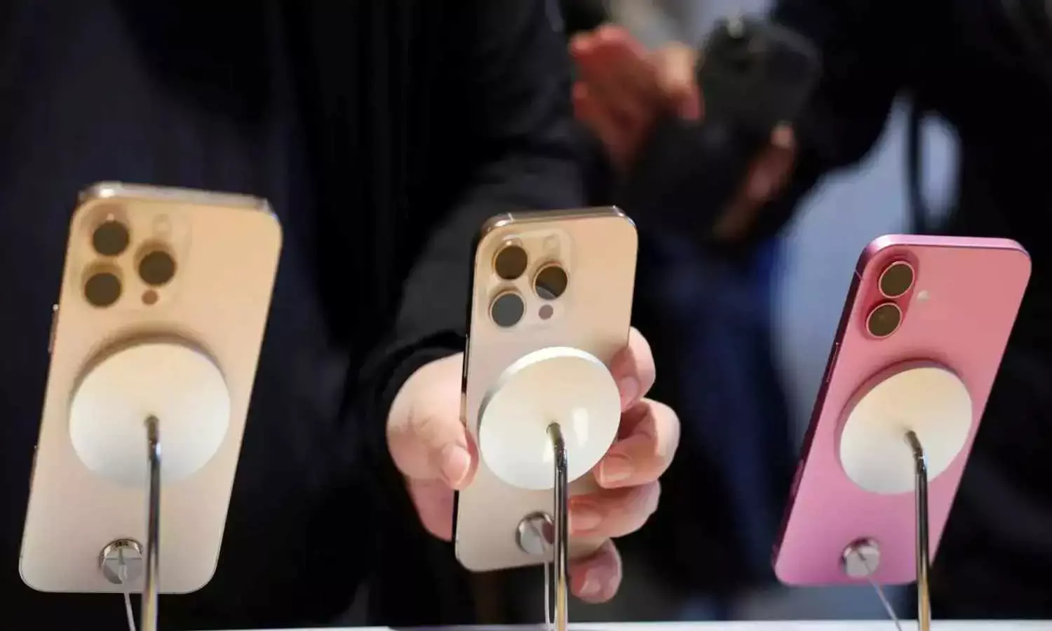 iPhone 16 Beats iPhone 16 Pro & 17, Tops India Sales for 2nd Quarter