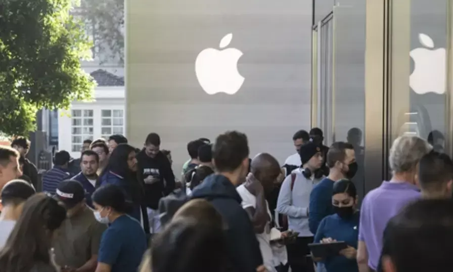 Apple airlifts 1.5 Million iPhones from India to U.S. to Dodge Trump tariffs: Report