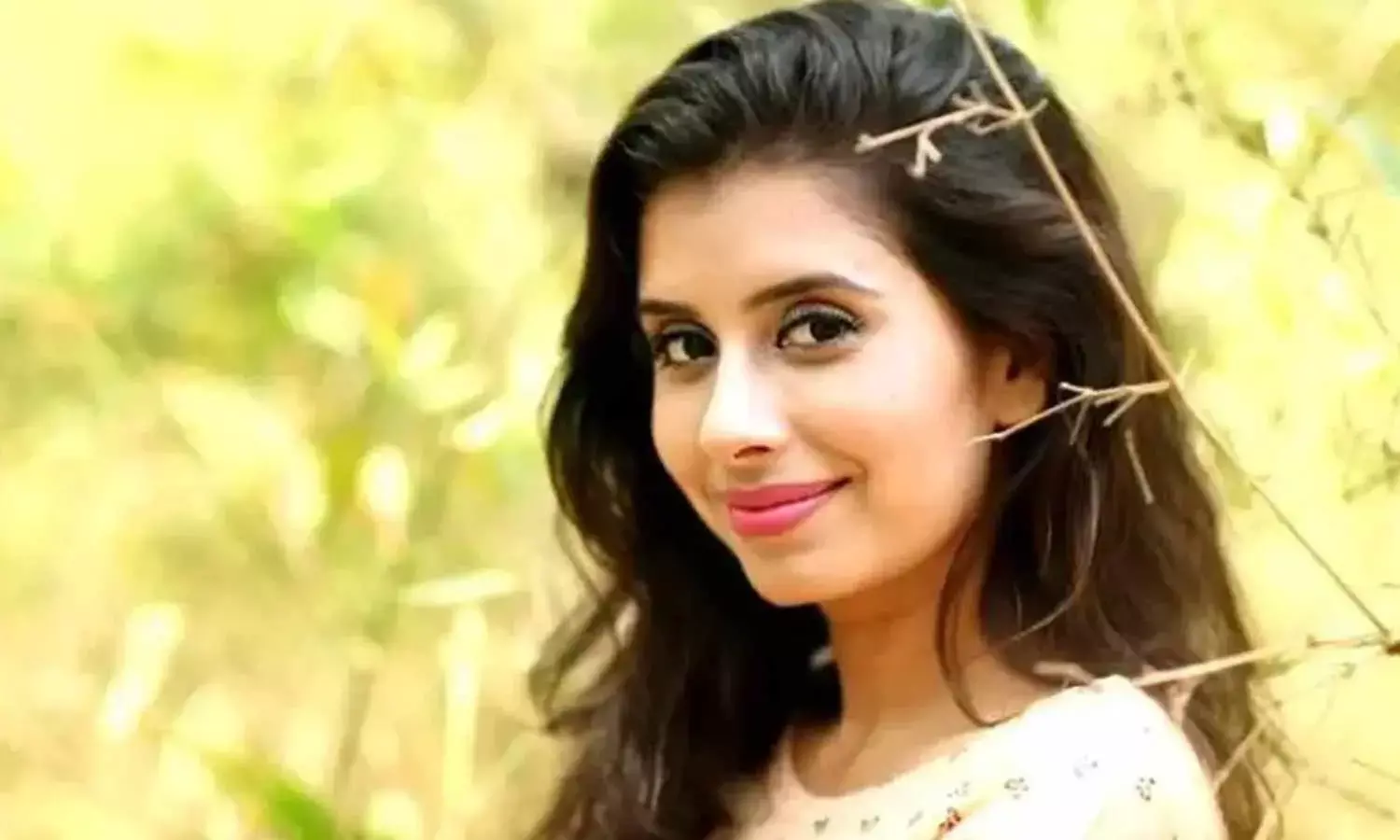Facing Financial Hurdles, Charu Asopa Reinvents Herself as Online Entrepreneur