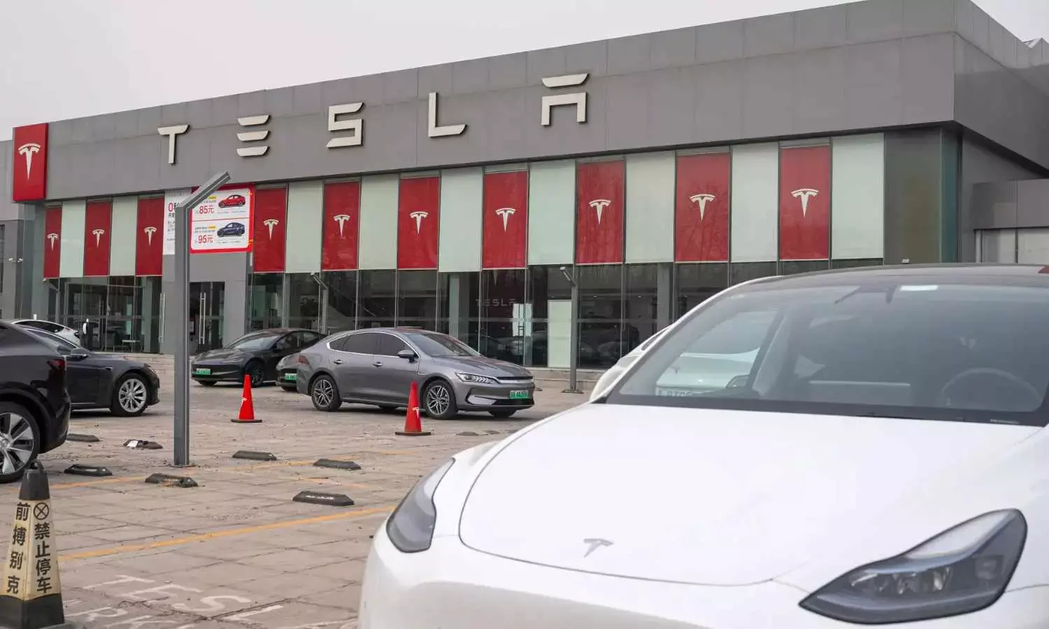 Tesla Stops Orders in China for US-Made Cars