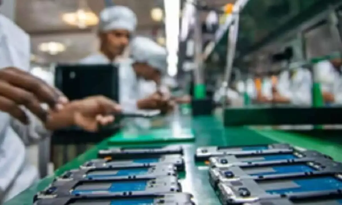 Mobiles lead India’s Export List During FY25