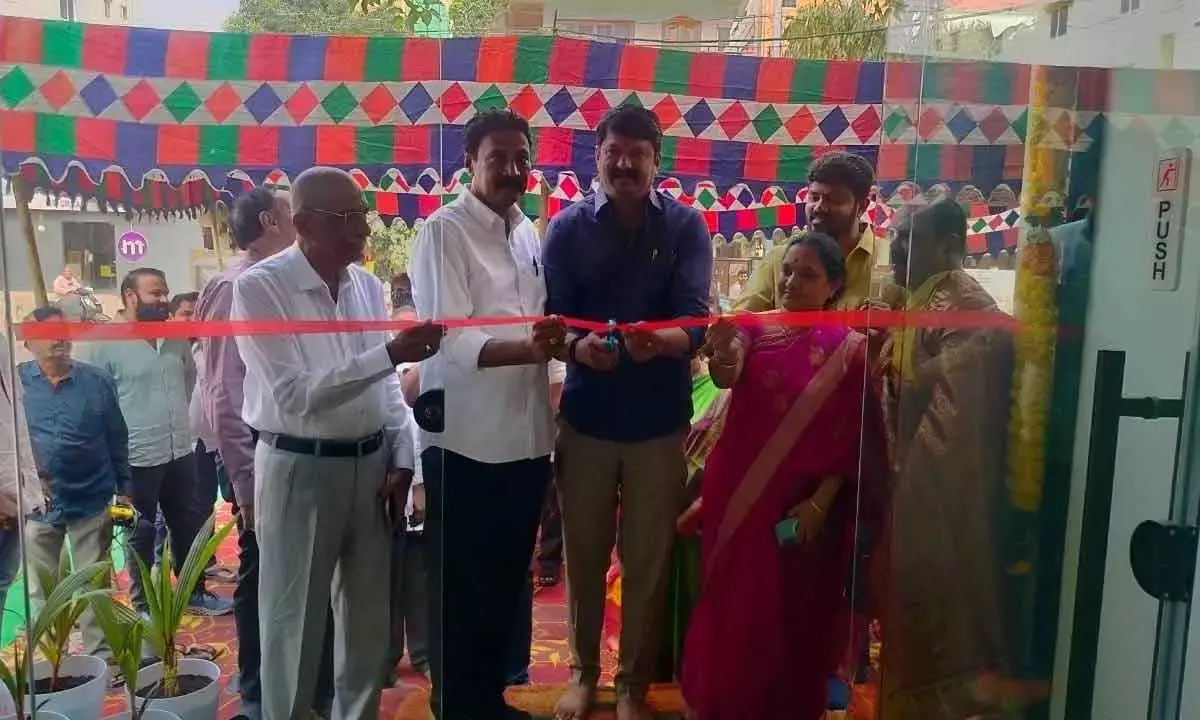 Cocomunzzz Opens All Coconut Cafe