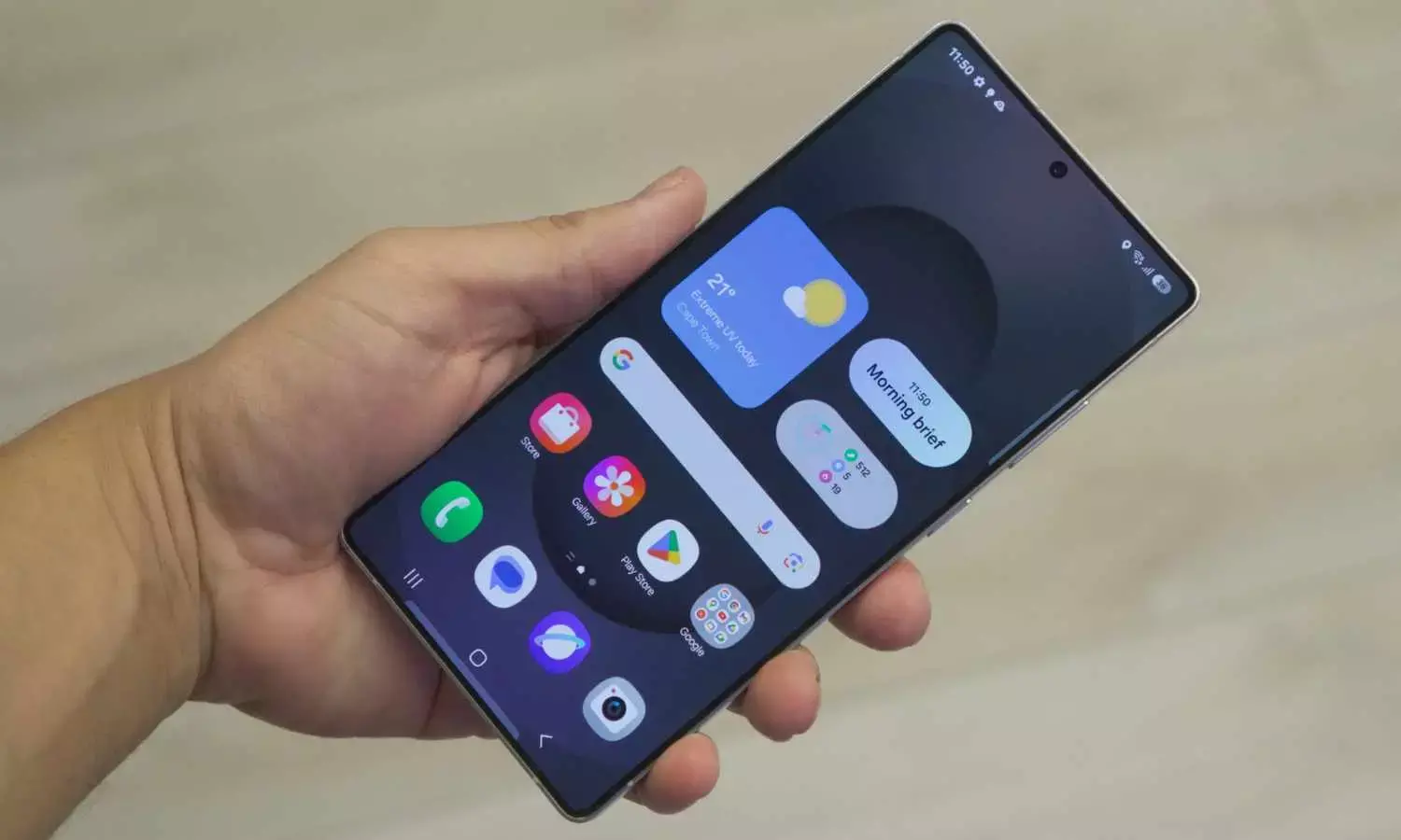 Samsung Delays Galaxy One UI 7 Update for Galaxy Phones