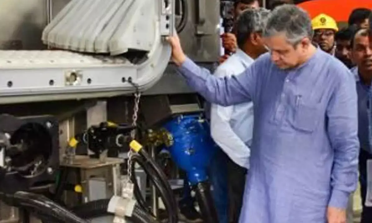 Railways Clocks Higher Passenger Revenue Growth Than Cargo