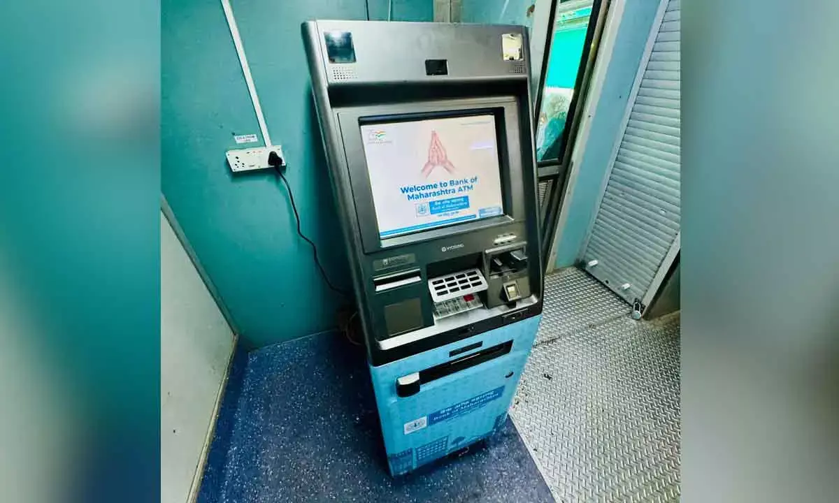 Indian Railways Sets Up 1st ATM In Train