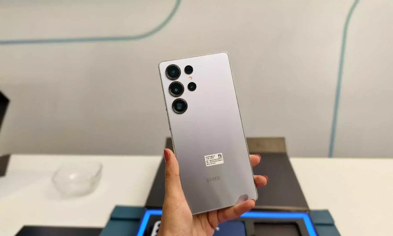 Samsung Pushes One UI 7 Release for Select Galaxy Phones to May and Beyond