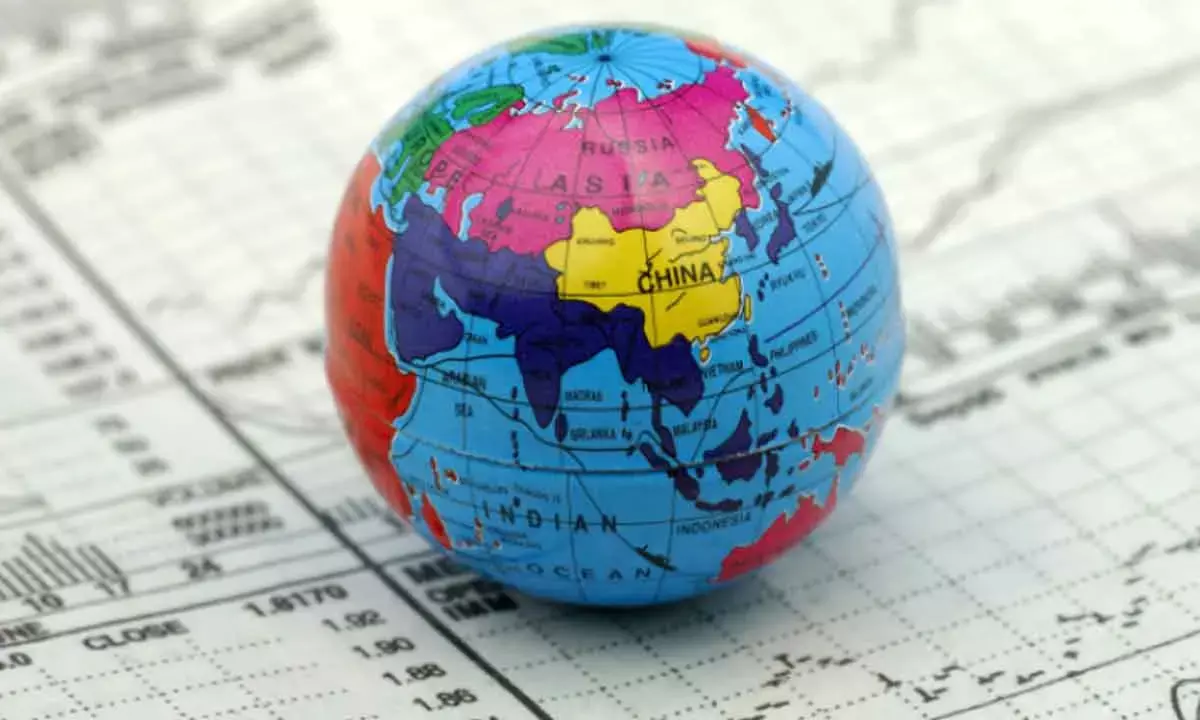 Asian Markets Advance As Wall St Declines Amid Tariff Stress