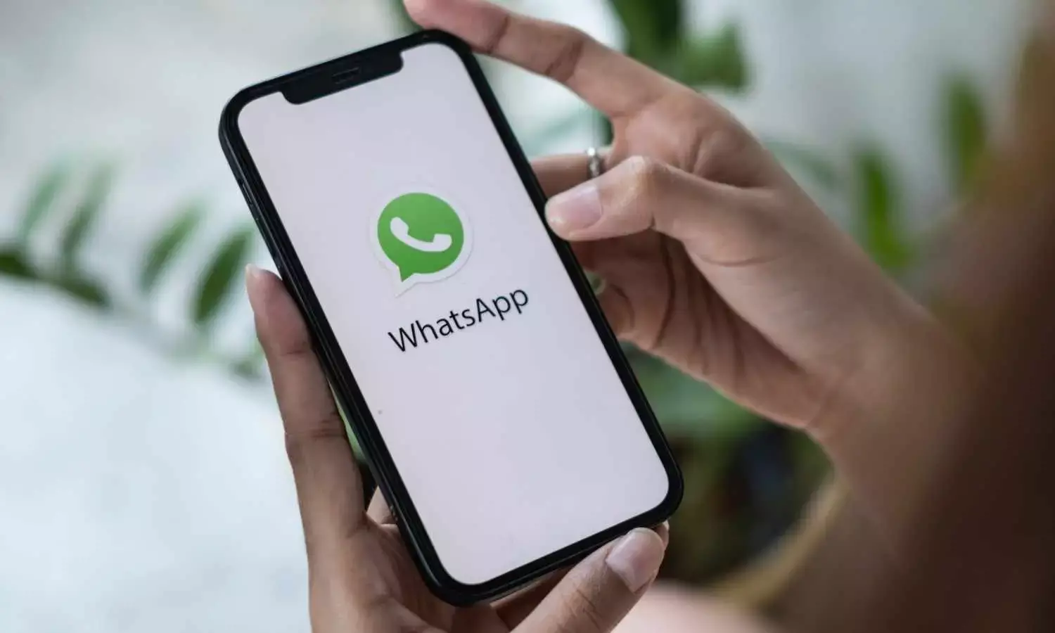 Change WhatsApp DP Using Insta or Facebook — Here’s How