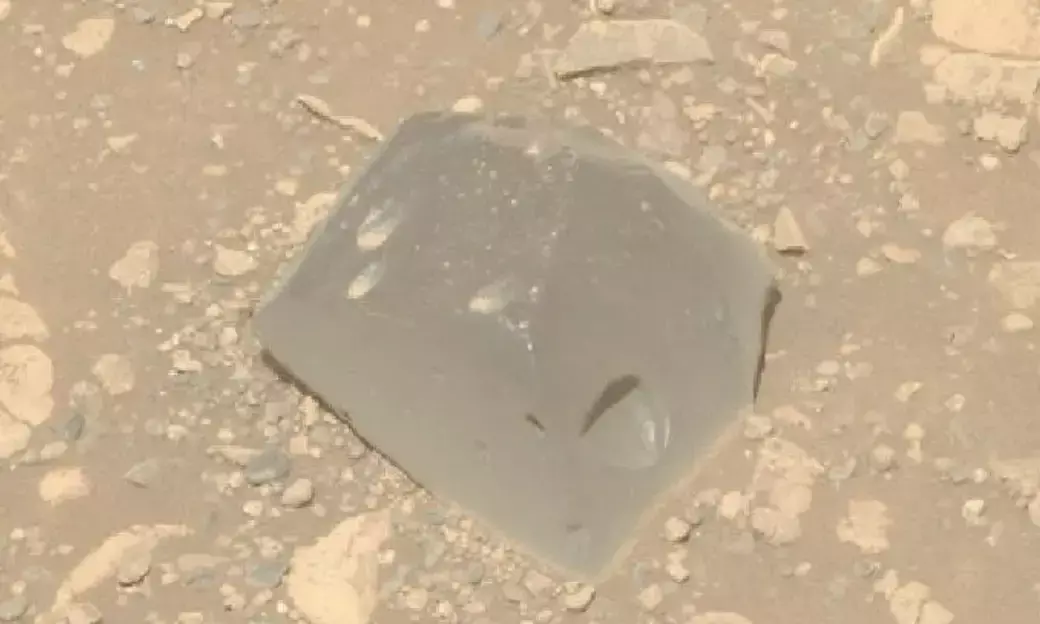 NASA spots mysterious skull-shaped rock on Mars — Space debris?