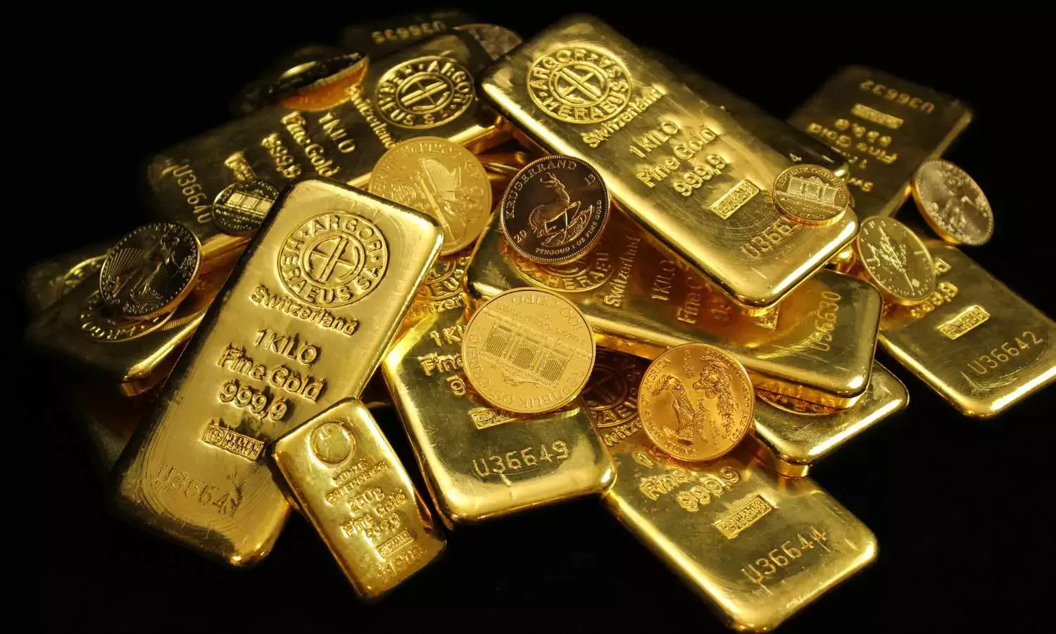 Gold Prices Soar Past ₹1 Lakh in Physical Market; Near ₹99,200/10g on MCX