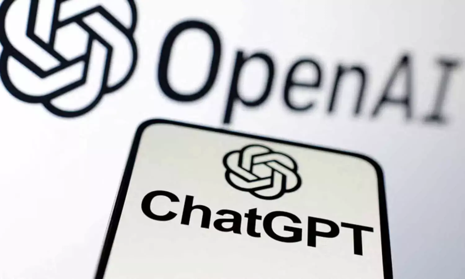 ChatGPT vs Gemini: Best AI App for Your Daily Work