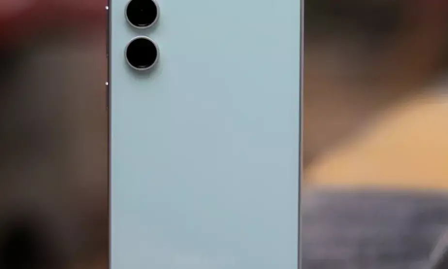 Galaxy S23 FE begins receiving One UI 7 update