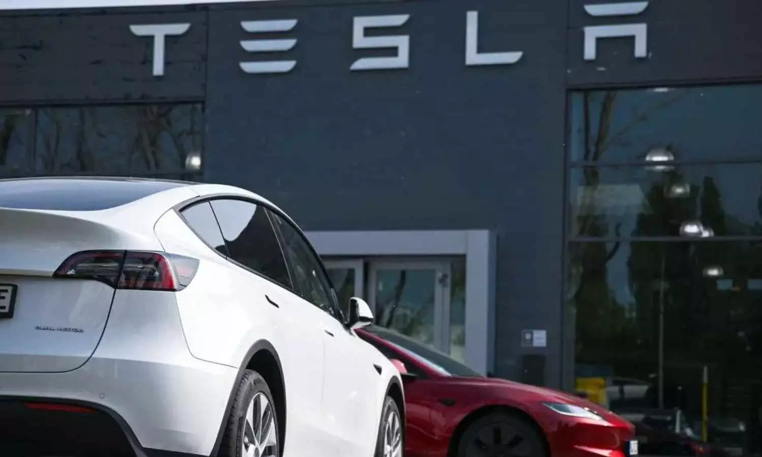 Tesla Issues Refunds for Early India Reservations, Signaling Arrival Tesla Issues Refunds for Early India Reservations, Signaling Arrival