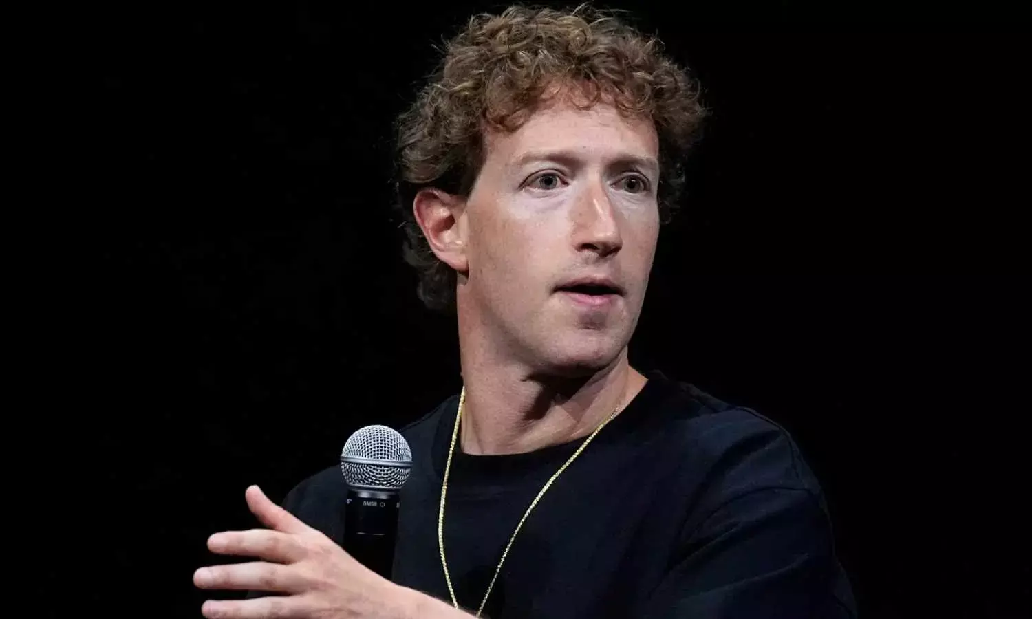 ‘Average American Has Fewer Than 3 Friends’: Mark Zuckerberg Tells Indian-Origin Podcast Host