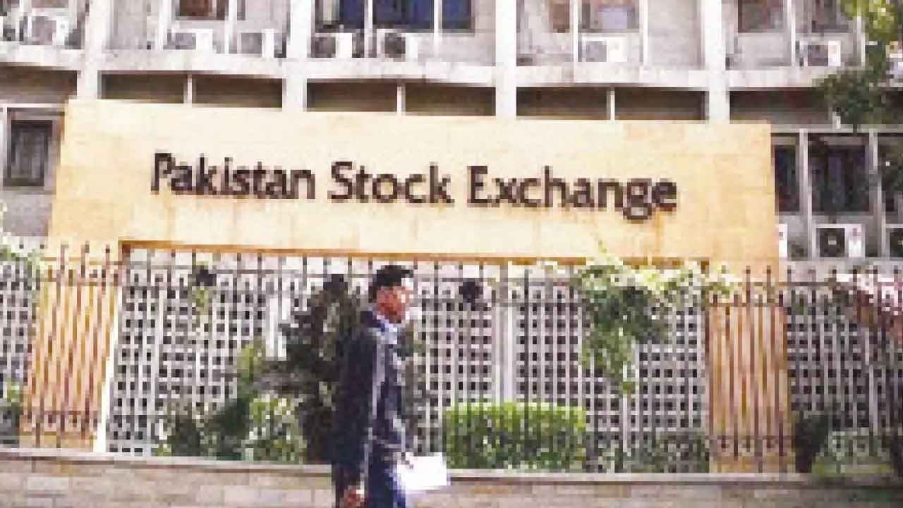 PSX Slumps Amid Escalating Tensions With India PSX Slumps Amid Escalating Tensions With India