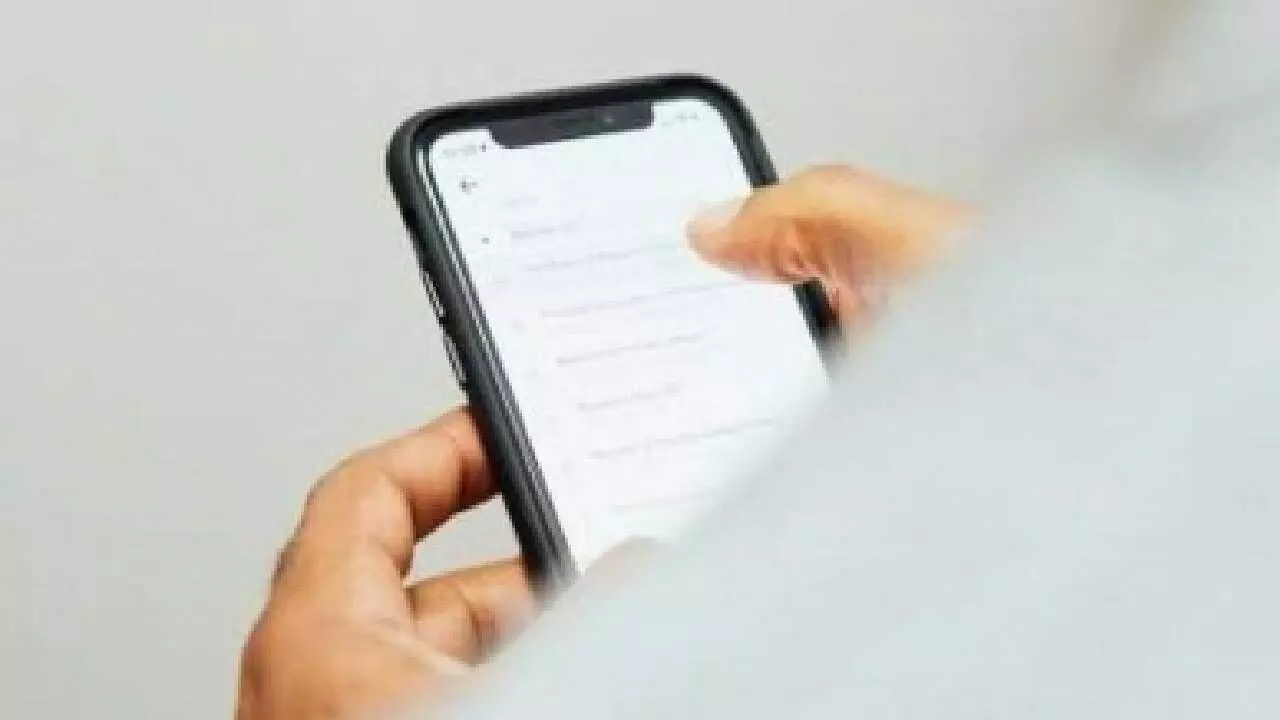 Affordable 5G phones cross 100 pc growth in India, Apple shines in premium segment Affordable 5G phones cross 100 pc growth in India, Apple shines in premium segment