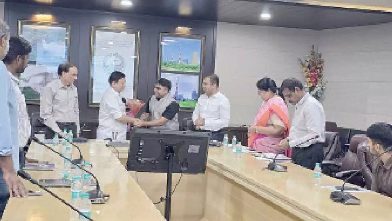 TG principal secy feted for EV policy reform TG principal secy feted for EV policy reform